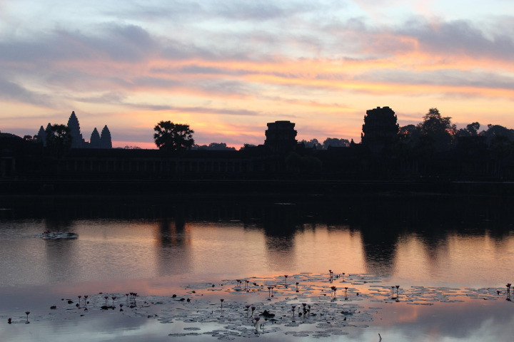 Angkor Wat sunrise tour
